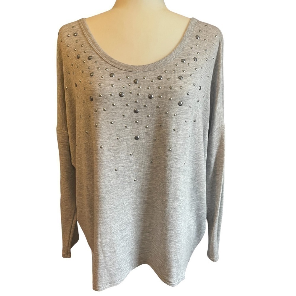 BOBEAU Long Sleeve Embellished Top Gray M